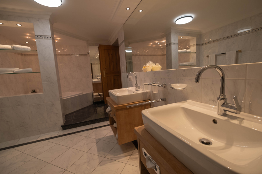 Seralux SL Hotel
