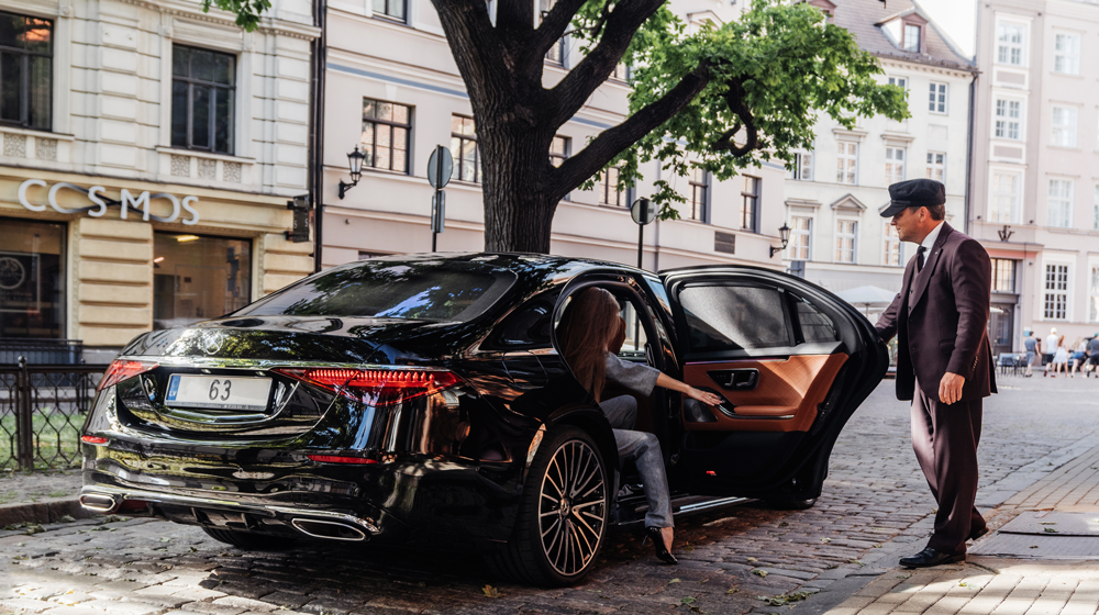 Seralux Limousine mit Chauffeur in Düsseldorf